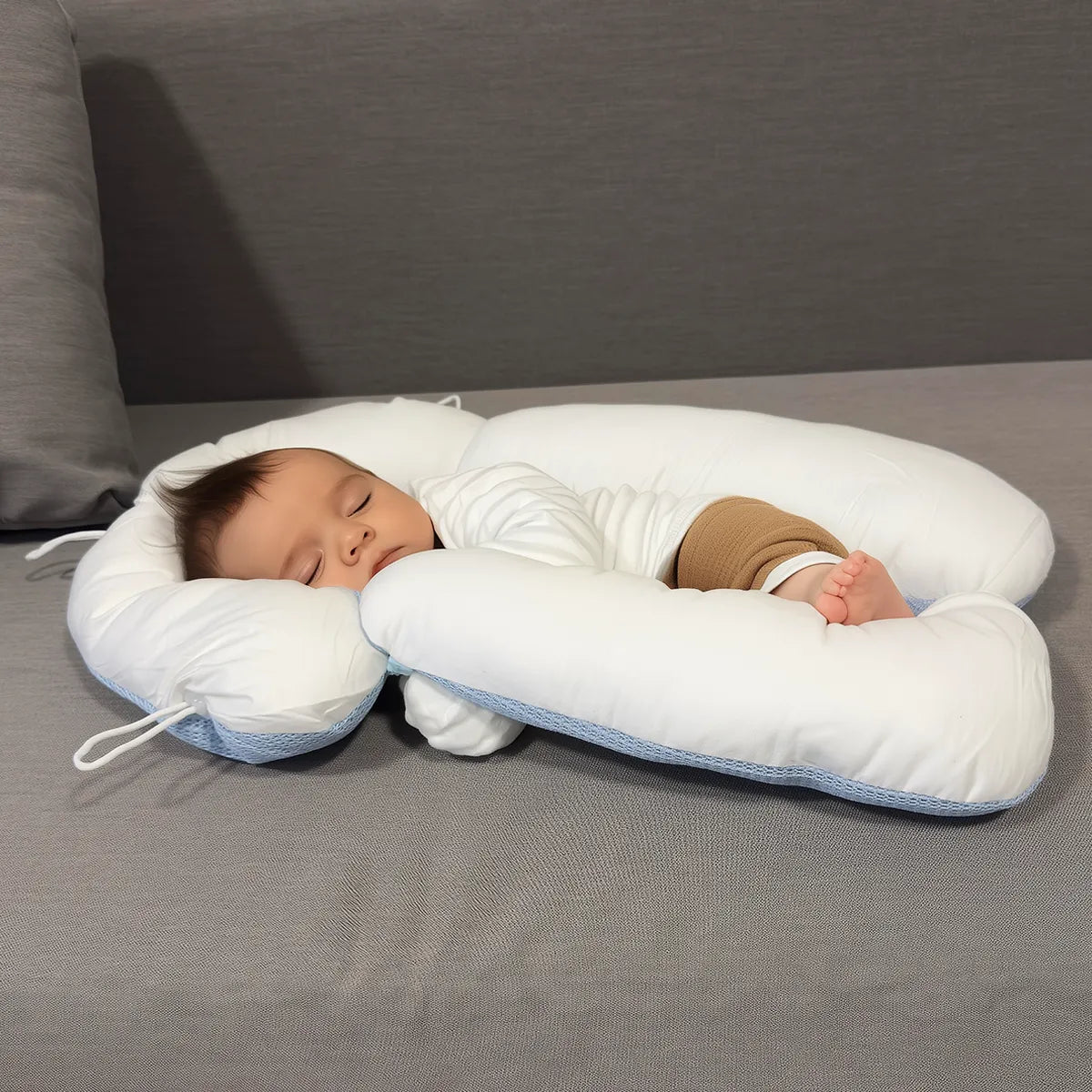 Coccolo - Il Cuscino Studiato e Sicuro per Neonati